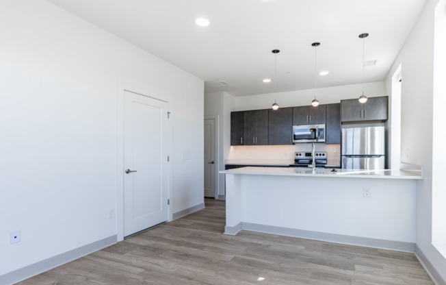 1 bed, 1 bath, 694 sqft, $1,595, Unit APT 408