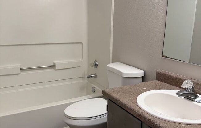 3 beds, 2.5 baths, 1,564 sqft, $2,350, Unit 04-101