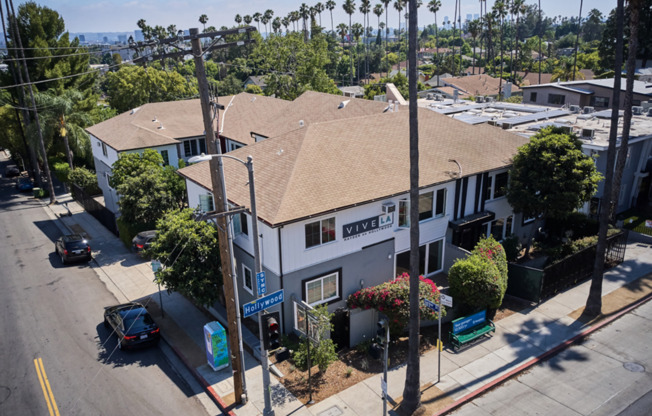 7504 HOLLYWOOD BLVD