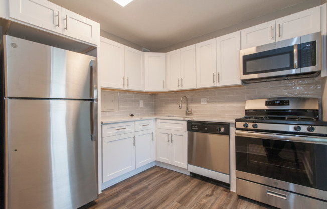 1 bed, 1 bath, 800 sqft, $1,644, Unit C-C1713