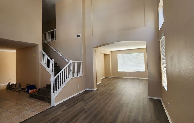 Gorgeous 5 Bedroom w/ Downstairs bedroom! New Paint. New Appliances.