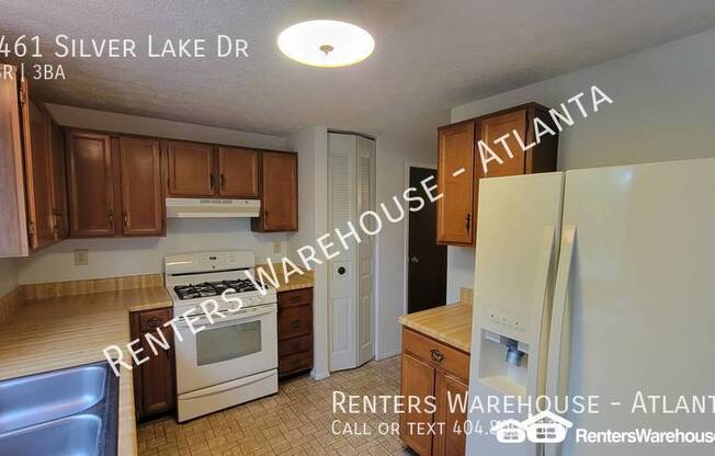 1461 SILVER LK DR
