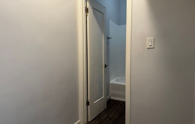 Studio, 1 bath, 500 sqft, $1,350, Unit 209