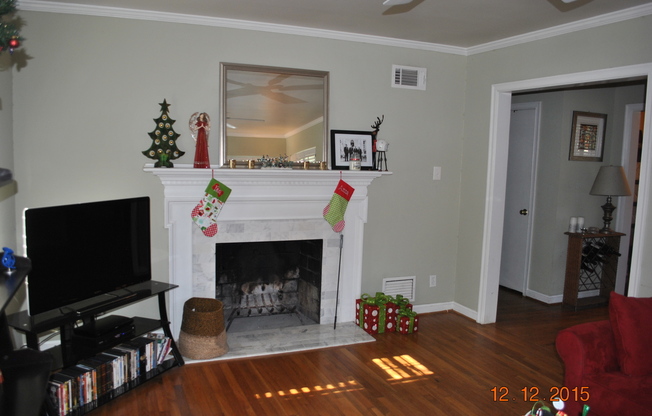 3 beds, 2 baths, $2,100