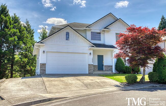 Large 4 Bed 2.5 Bath Home in Lakeshore!