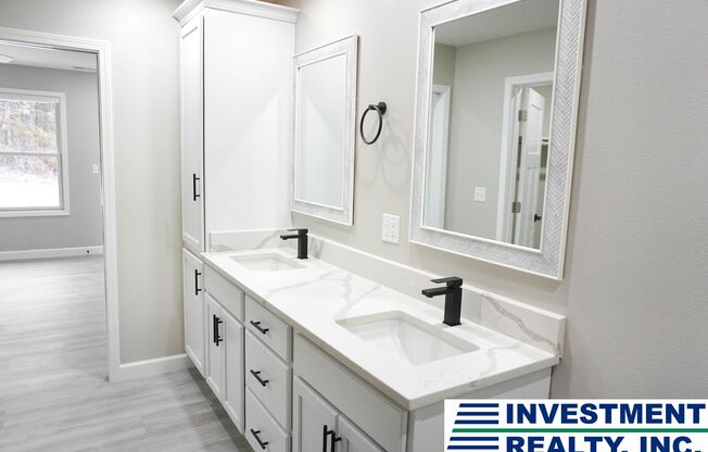 2 beds, 2 baths, $1,795, Unit A