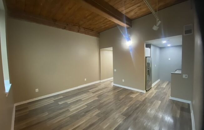 Gorgeous Canton Shipyard Studio w/ AC & Parking! Available 7/15