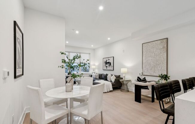 1 bed, 1 bath, 800 sqft, $2,017, Unit 210