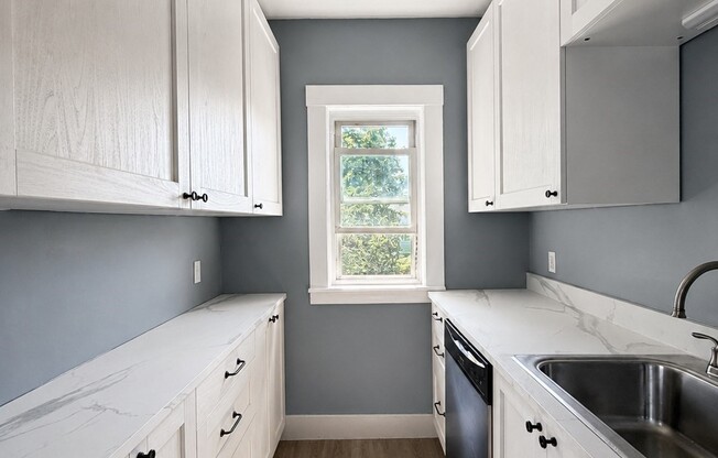 2 beds, 1 bath, 1,000 sqft, $2,400, Unit 2