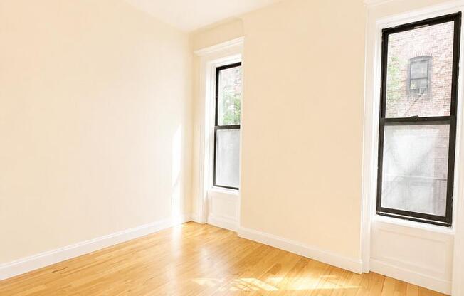 520 W 123 ST