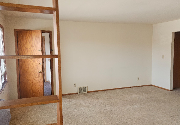 12106 W BLUEMOUND RD