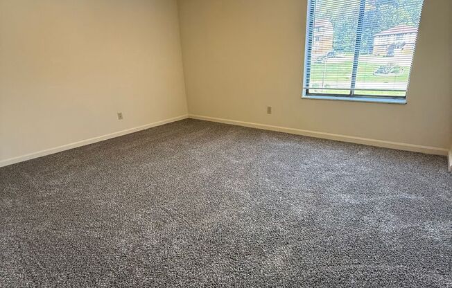 2 beds, 1 bath, 770 sqft, $850, Unit 4998