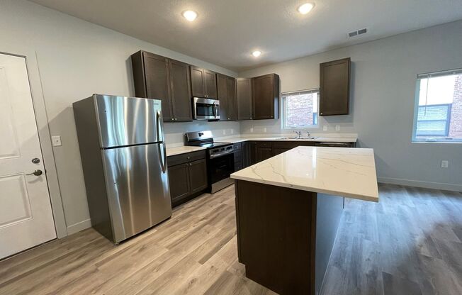 1 bed, 1 bath, 965 sqft, $1,350, Unit 106