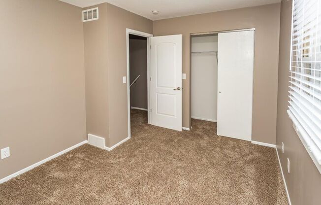 2 beds, 1.5 baths, 1,100 sqft, $1,355, Unit 40-1740