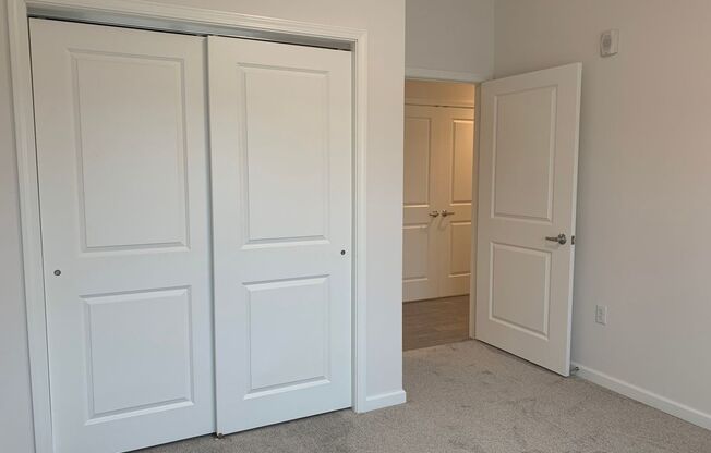 3 beds, 2 baths, 1,344 sqft, $1,665, Unit 226