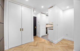 25 MINETTA LN