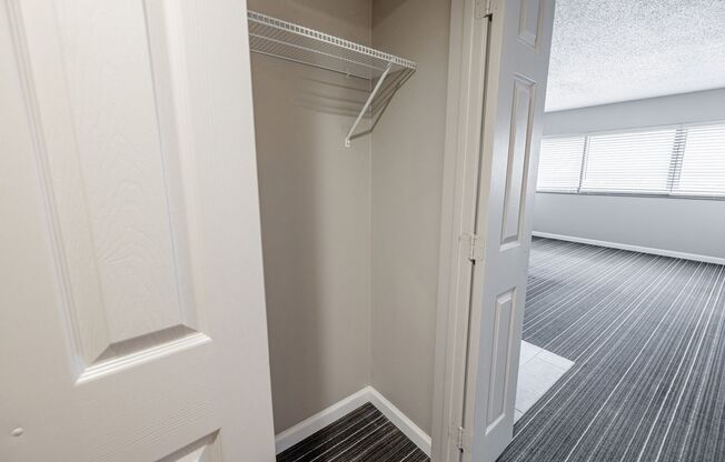 Studio, 1 bath, 305 sqft, $855, Unit 1211