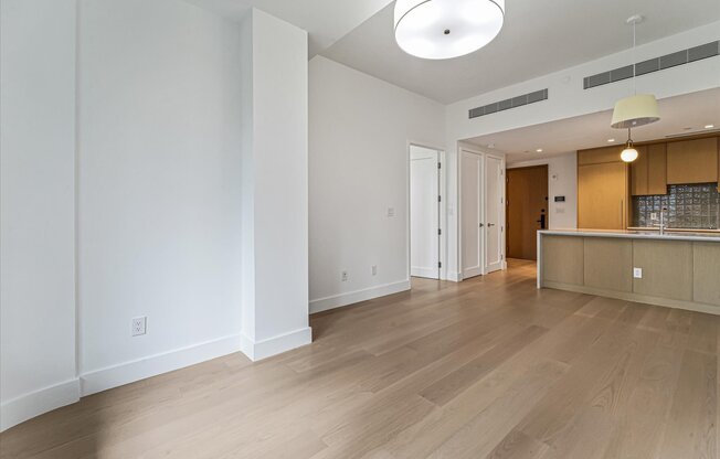 1 bed, 1 bath, 629 sqft, $5,000, Unit 504