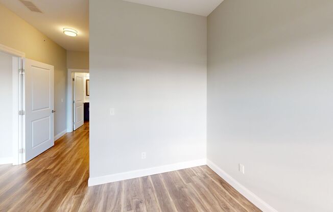 2 beds, 2 baths, 1,042 sqft, $2,795, Unit 1402