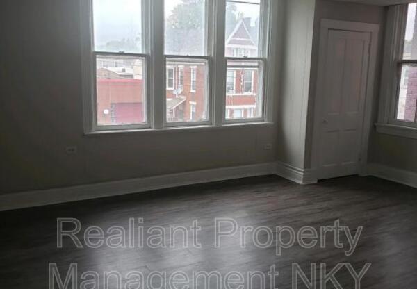 231 OAK ST