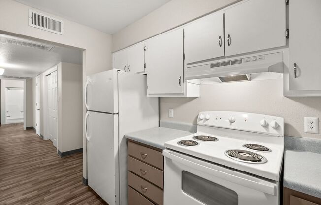 2 beds, 1 bath, 900 sqft, $1,025, Unit 122