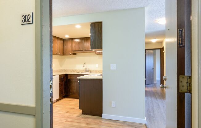 2 beds, 1 bath, 800 sqft, $2,250, Unit 107