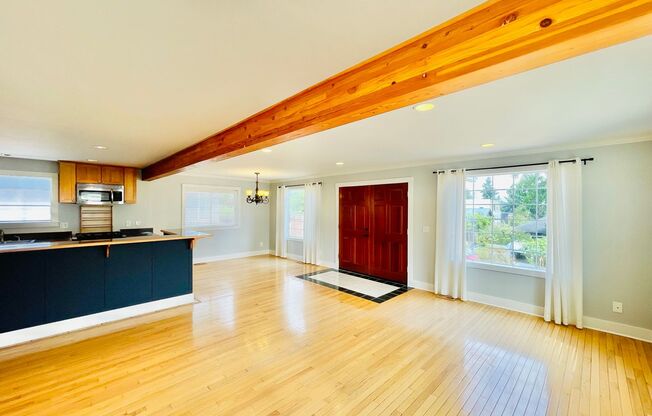 5 beds, 3.5 baths, $3,900