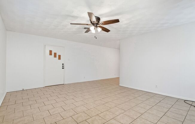 2 Bedroom, 2 Bath Duplex in Lochwood