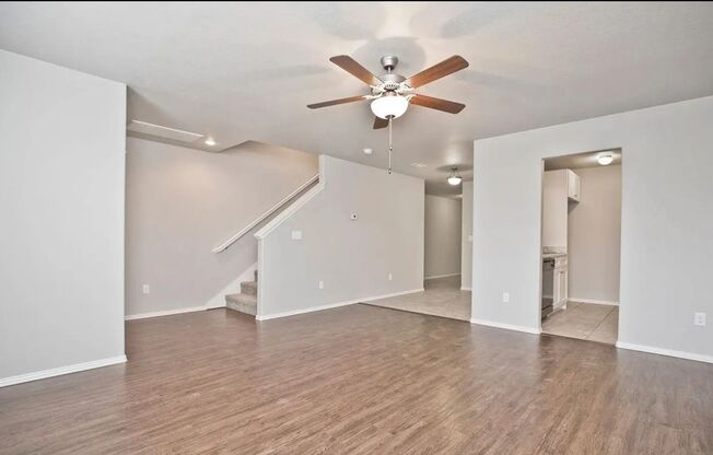 3 beds, 2.5 baths, 1,101 sqft, $1,300, Unit 1008B