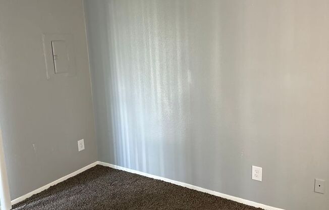 1 bed, 1 bath, 470 sqft, $745, Unit 612