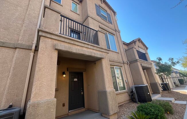 Beautiful 3 Bedroom Townhome!