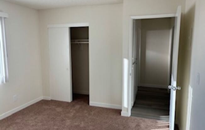 2 beds, 1 bath, $1,950, Unit 11