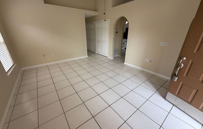EAST ORLANDO: 3 bed/2 bath, 2 Car Garage AVAILABLE NOW!