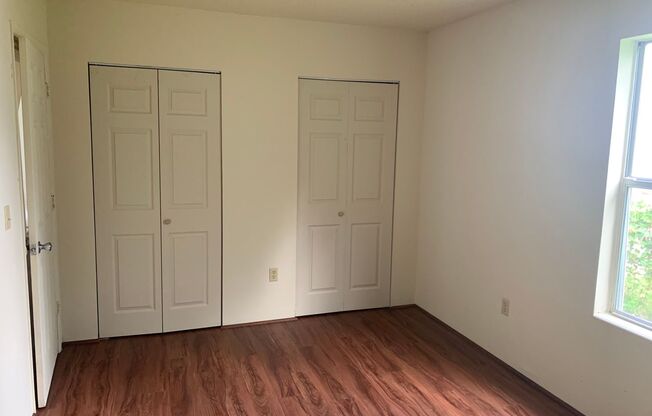 3 beds, 2 baths, $1,600
