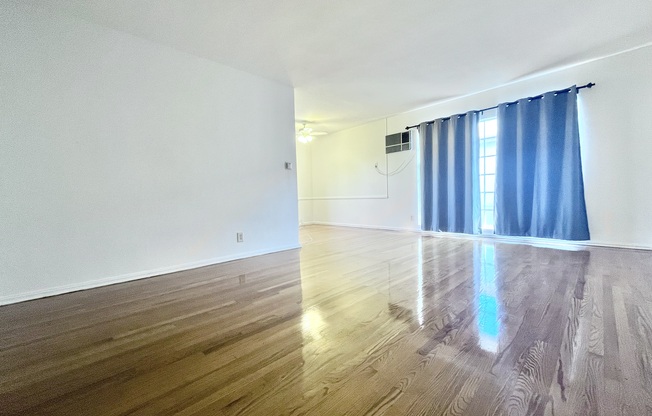 2 beds, 1 bath, $2,695