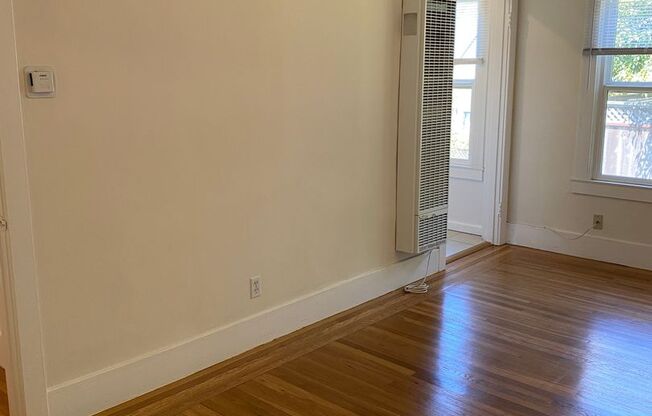 Studio, 1 bath, 437 sqft, $2,300, Unit 09