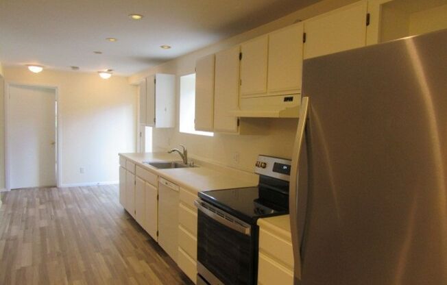 2Bd/.75Ba Kirkland Condo