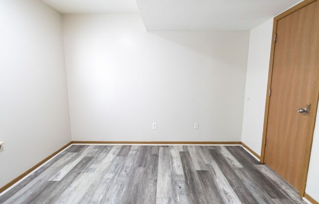 1433-1435 Bodie Drive