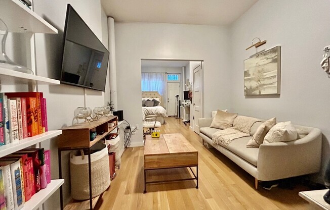 238 E 24 ST