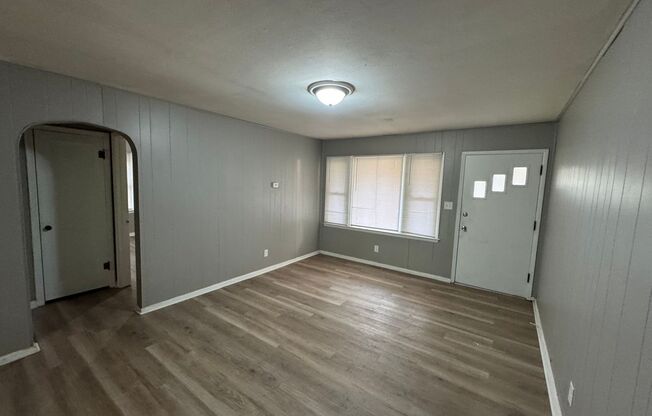 3 beds, 1 bath, $1,100