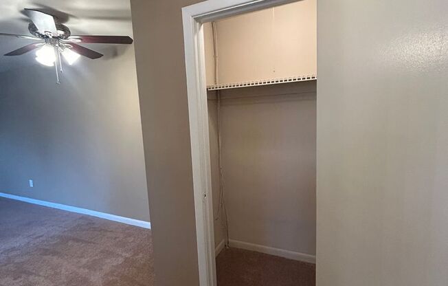 1 bed, 1 bath, 550 sqft, $1,195, Unit G10