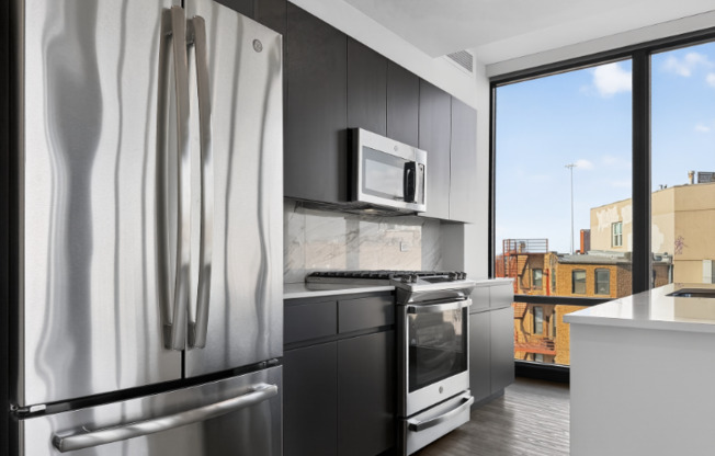 736 N ABERDEEN