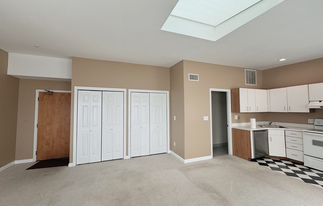 21 Linden St 304