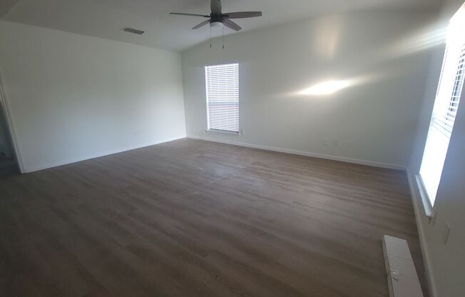 2 beds, 1.5 baths, 1,235 sqft, $1,525, Unit 212