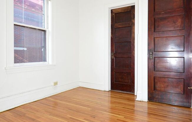 1 bed, 1 bath, 410 sqft, $905, Unit 11 - 38