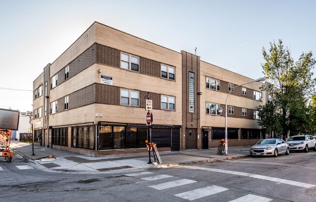 7101 S Artesian