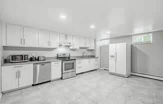 3 beds, 1 bath, $2,740, Unit Unit B