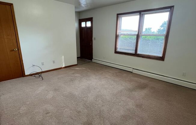 2 beds, 1.5 baths, 900 sqft, $1,440, Unit F-5