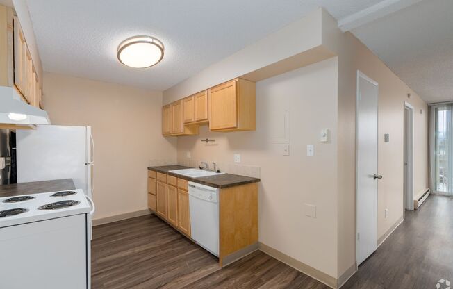 1 bed, 1 bath, 642 sqft, $1,240, Unit 144
