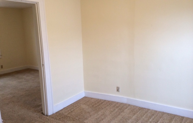623 W Creighton Ave